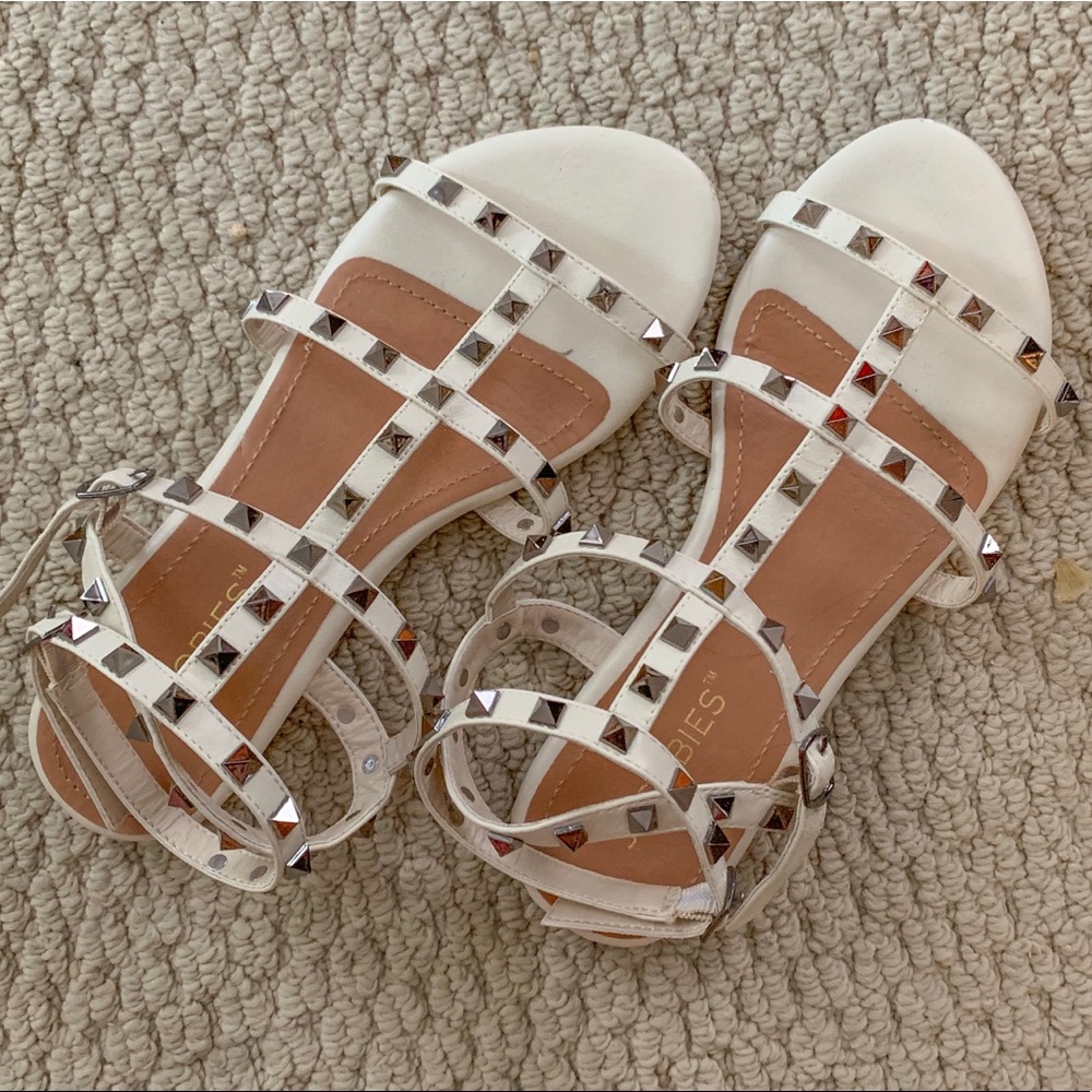 Rock stud cream sandals - Size 6